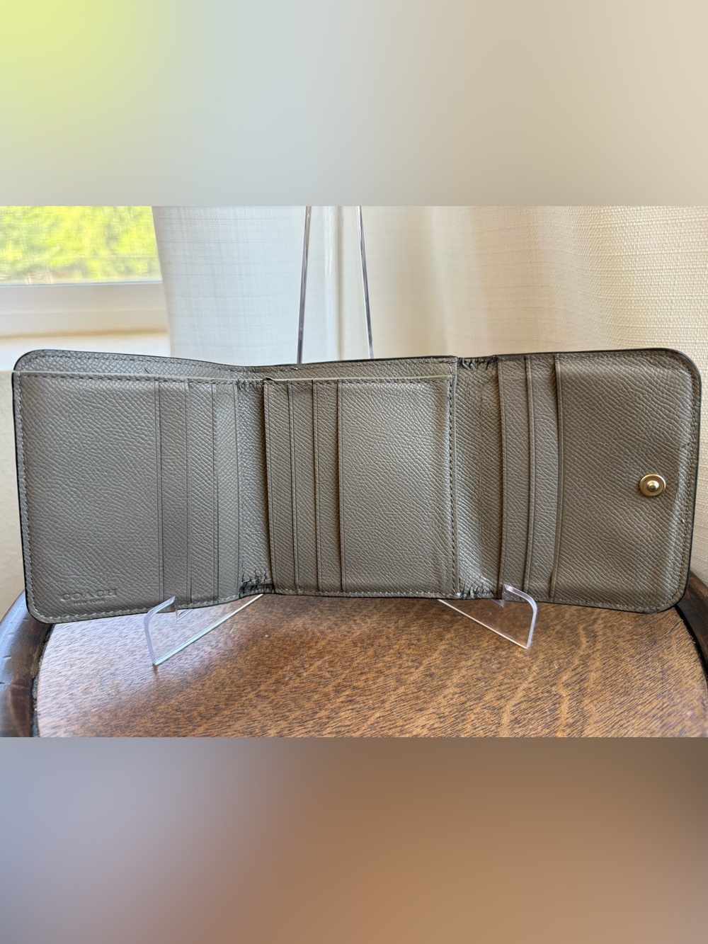 VTG Coach CF446 Small Colorblock Tri-Fold Wallet Black/Chalk Crossgrain Leather - Picture 4 of 5